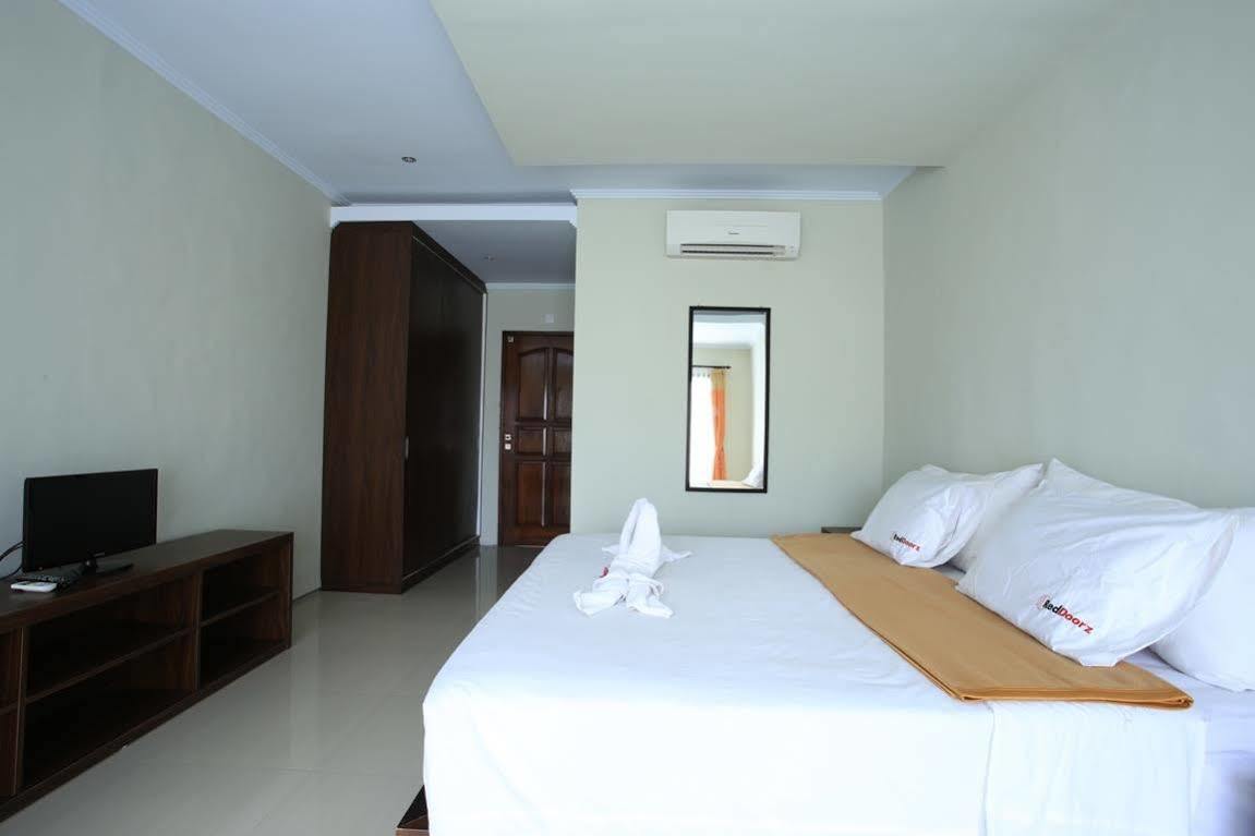 Reddoorz @ Padma Utara Hotel Legian Eksteriør billede